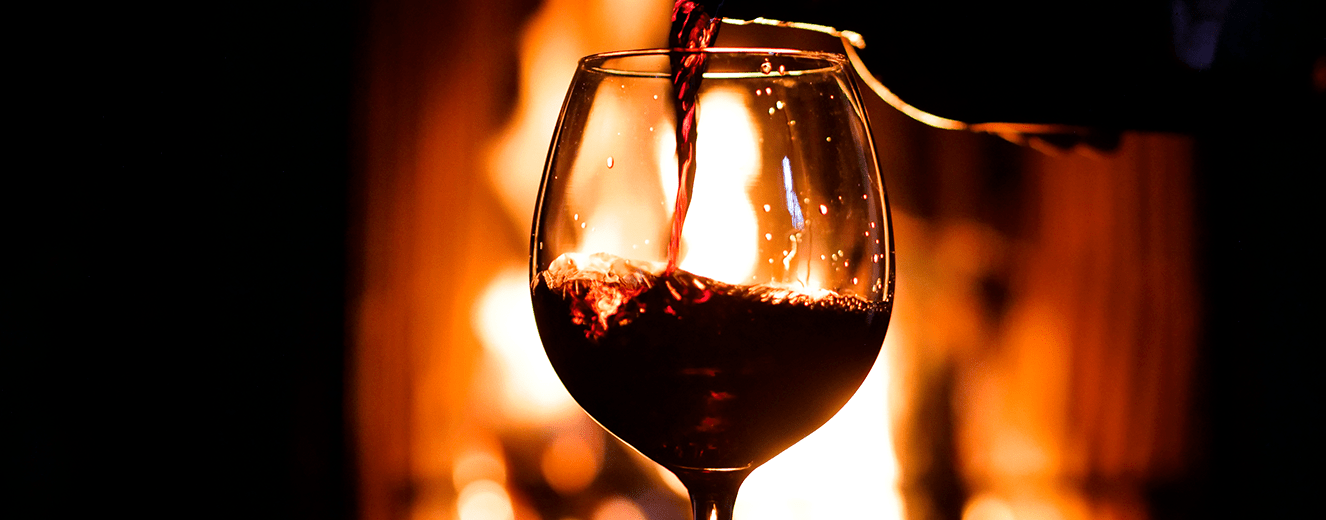 Illustration de l'article « Au coin du feu, l’AOC Saint-Émilion Grand Cru Côtes Rocheuses trouve sa place »